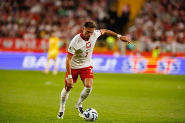 Matty Cash, Polonya ve Finlandiya milli takımları arasında oynanan Dünya Kupası 2026 Avrupa ön eleme maçında görüldü (Maciej Rogowski / Ball Raw Images)