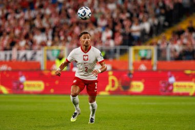 Matty Cash, Polonya ve Finlandiya milli takımları arasında oynanan Dünya Kupası 2026 Avrupa ön eleme maçında görüldü (Maciej Rogowski / Ball Raw Images)