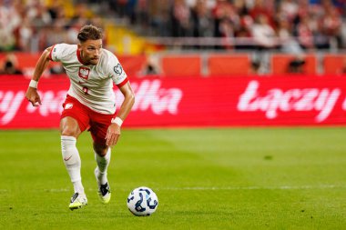 Matty Cash, Polonya ve Finlandiya milli takımları arasında oynanan Dünya Kupası 2026 Avrupa ön eleme maçında görüldü (Maciej Rogowski / Ball Raw Images)