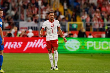 Matty Cash, Polonya ve Finlandiya milli takımları arasında oynanan Dünya Kupası 2026 Avrupa ön eleme maçında görüldü (Maciej Rogowski / Ball Raw Images)