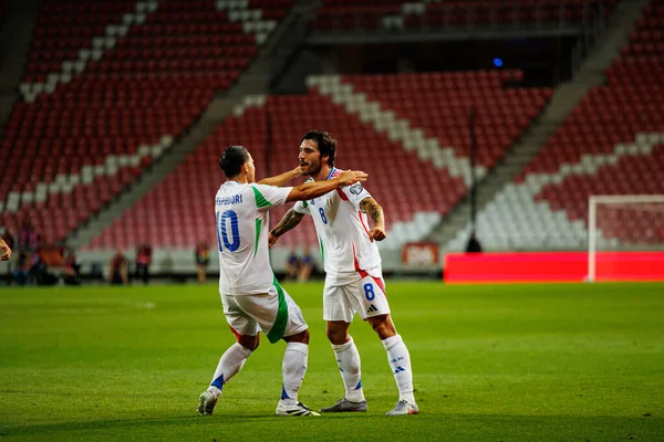 Giacomo Raspadori ve Sandro Tonali, İsrail ve İtalya milli takımları arasında oynanan 2026 Dünya Kupası Avrupa ön eleme maçında gol attıktan sonra kutlama yaparken görüldü (Maciej Rogowski / Ball Raw Images)