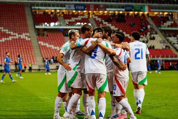 İtalya 'nın oyuncuları, İsrail ve İtalya milli takımları arasında oynanan Dünya Kupası 2026 Avrupa ön eleme maçında gol attıktan sonra kutlama yaparken görüldü (Maciej Rogowski / Ball Raw Images)