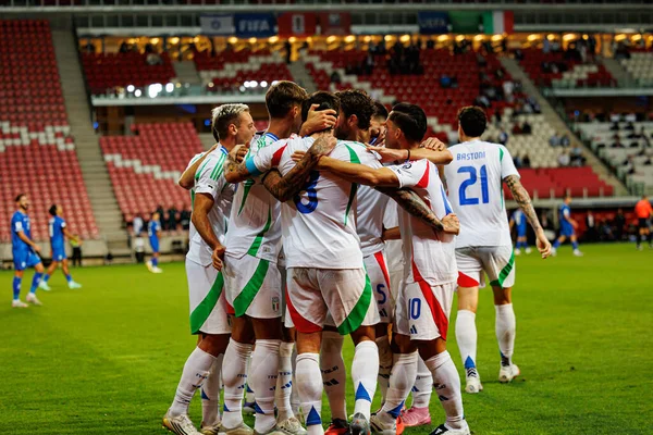 İtalya 'nın oyuncuları, İsrail ve İtalya milli takımları arasında oynanan Dünya Kupası 2026 Avrupa ön eleme maçında gol attıktan sonra kutlama yaparken görüldü (Maciej Rogowski / Ball Raw Images)