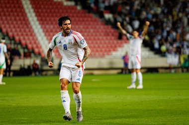 Sandro Tonali, Dünya Kupası 2026 Avrupa eleme maçında İsrail ve İtalya milli takımları arasında attığı golün ardından kutlama yaparken görüldü (Maciej Rogowski / Ball Raw Images)