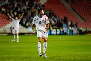 Sandro Tonali, Dünya Kupası 2026 Avrupa eleme maçında İsrail ve İtalya milli takımları arasında attığı golün ardından kutlama yaparken görüldü (Maciej Rogowski / Ball Raw Images)