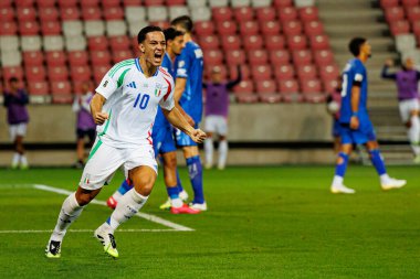 Giacomo Raspadori, Dünya Kupası 2026 Avrupa ön eleme maçında İsrail ve İtalya milli takımları arasında gol attıktan sonra kutlama yaparken görüldü (Maciej Rogowski / Ball Raw Images)