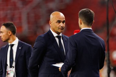 Roberto Martinez seen  during World Cup 2026 European qualification game between national teams of Hungary and Poland (Maciej Rogowski/ Ball Raw Images)