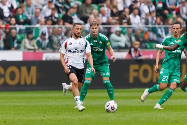  Vahan Bichakhchyan and Michal Kaput seen during PKO BP Ekstraklasa 25 26 game between teams of Legia Warszawa and Radomiak Radom at Wojska Polskiego Stadium (Maciej Rogowski/Ball Raw Images)