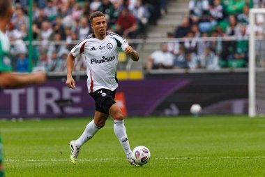 Steve Kapuadi seen during PKO BP Ekstraklasa 25 26 game between teams of Legia Warszawa and Radomiak Radom at Wojska Polskiego Stadium (Maciej Rogowski/Ball Raw Images)