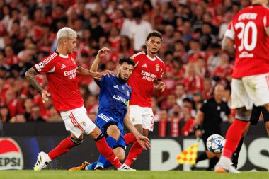 Enzo Barrenechea and Abdellah Zoubir seen during Champions League 25 26 league phase game between SL Benfica and Qarabag FK (Maciej Rogowski/ Ball Raw Images)