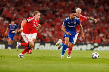 Andreas Schjelderup, Leandro Andrade and Enzo Barrenechea seen during Champions League 25 26 league phase game between SL Benfica and Qarabag FK (Maciej Rogowski/ Ball Raw Images)