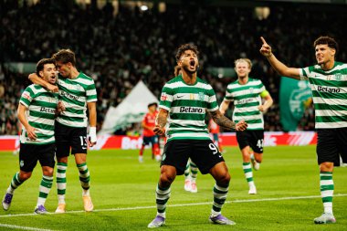 Players of Sporting   seen celebrating after goal from Luis Suarez during Liga Portugal game between teams of Sporting CP and Moreirense FC at Estadio Jose Alvalade (Maciej Rogowski/Ball Raw Images)