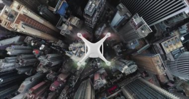 Hava. Üstten görünüm dronun ürünler Hong Kong şehir arka planı sunar.