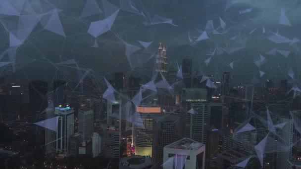 AEREALE. Concetto di tecnologia di rete e connessione con la città di Kuala Lumpur di notte — Video Stock