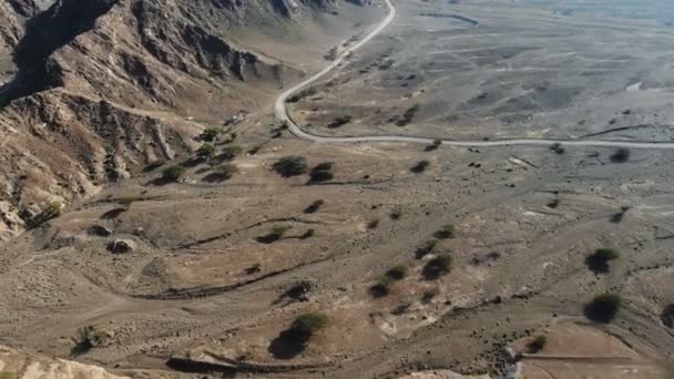 Landschap van rotsachtige woestijn in oman, Rock berg in Oman — Stockvideo