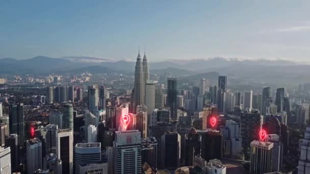 Antenne. Kartenstift flach über Stadtbild und Netzwerkanschlusskonzept — Stockvideo
