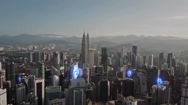 Antenne. Kaart PIN flat boven stad scape en netwerkverbinding concept — Stockvideo