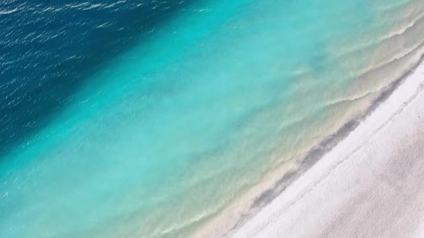 航空機だ。美しいサルダ湖、ドローン撮影、トルコからの眺め. — ストック動画