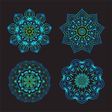 Etnik Fraktal Mandala Vektör Dövme Dizaynı Kar Tanesi ya da Maya Aztek deseni ya da Çiçek deseni gibi görünüyor.