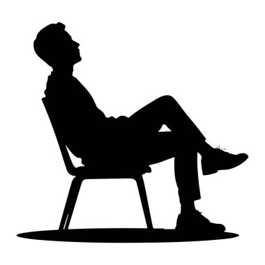 Bir adamın siyah silueti modern bir sandalyede otururken tasvir edilir, bacakları çapraz ve başı arkaya eğik olarak. Şekil, bembeyaz bir arkaplanda izole edilmiş ve rahatlama biçimini ve duruşunu vurguluyor. Siluet açıkça gösteriyor ki... 