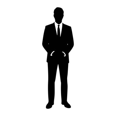Siyah bir siluet beyaz bir arka plana karşı karşıya duran bir adam. Ceketi, pantolonu, yakalı gömleği ve kravatı olan resmi bir takım elbise giyiyor. Elleri cebinde, duruşu dik ve sakin..
