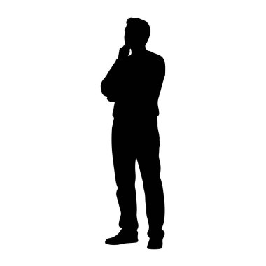 Siyah bir siluet adam kollarını çapraz duruyor ve eli çenesinde dinleniyor, düşünceli bir duruş sergiliyor. Şekil beyaz bir arkaplanda izole edilmiştir..