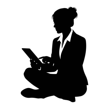 Beyaz arka planda bacak bacak üstüne atmış bir kadının siyah silueti. O bir takım elbise ceket ve yakalı bir gömlek giyiyor. Kadın elinde bir tablet tutuyor ve parmağı ekrana dokunuyor. Yani tabletle etkileşimde. Onun. 