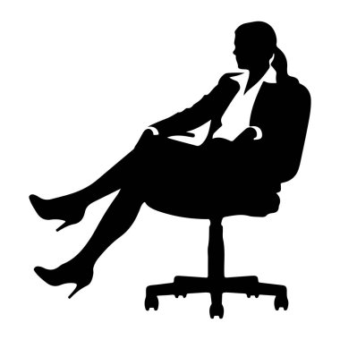 Ofis sandalyesinde oturan siyah bir kadın silueti. Takım elbise, bluz ve yüksek topuklu ayakkabı giyiyor. Bacak bacak üstüne atmış ve eli çenesinde öne doğru eğiliyor. Düşünceli görünüyor. Siluet beyaz bir ba 'da izole edilmiş.