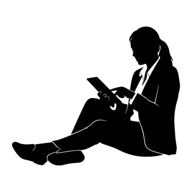 Siyah bir siluet kadın yerde oturuyor, takım elbise ve gömlek giyiyor, ve elinde tuttuğu tablet bilgisayara bakıyor. Parmağı tabletin ekranına dokunuyor. Arkaplan beyaz.