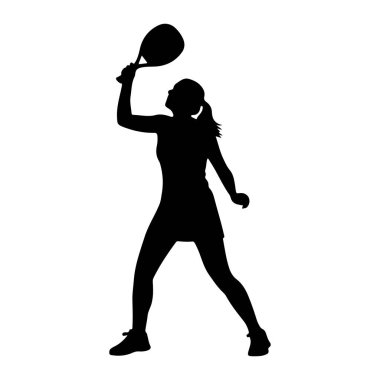 Kafasının üstünde tenis raketi tutan atletik giysili siyah bir kadın silueti, vurmaya hazır. Vücudu açılı, harekete geçiyor ve oyuna odaklanıyor. O bir etek ve spor ayakkabıları giyiyor. Arkaplan düz beyaz.