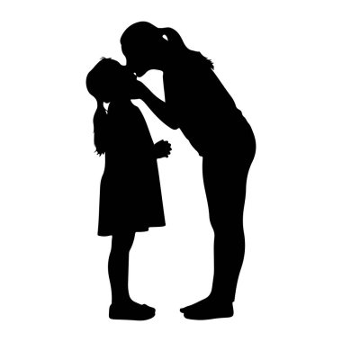 Küçük kızını alnından öpmek için eğilen siyah bir anne silueti. Anne kolunu çocuğun kafasına dolamış durumda. Çocuk bir elbise giyiyor ve ellerini onun önünde sıkıca tutuyor. Her iki şekil de belden aşağısı gösteriliyor.