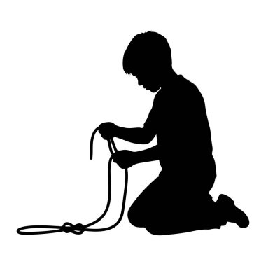 Beyaz arka planda diz çökmüş siyah bir çocuk silueti. O, elinde tutulan kalın bir iple düğüm atmaya odaklanmış. İp siyah ve içinde bir düğüm var. Çocuğun başı eğik, bu da göreve yoğunlaştığını gösteriyor..