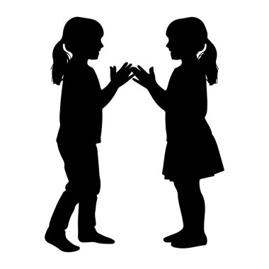 Birbirlerine bakan iki genç kızın el çırpma oyunu oynadığı siyah bir siluet. Soldaki kız pantolon ve gömlek giyerken, sağdaki kız elbise giyiyor. Elleri havada ve alkışlamak için konumlanmış. Arka plan çok açık.