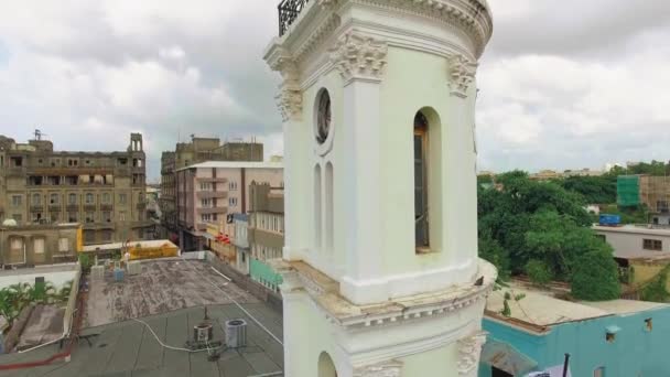 Piedistallo Girato salendo nel Museo di Santo Domingo e nella vecchia città coloniale — Video Stock