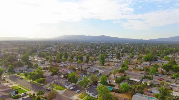 Lindo tiro aéreo do vale na Califórnia (North Hills ) — Vídeo de Stock