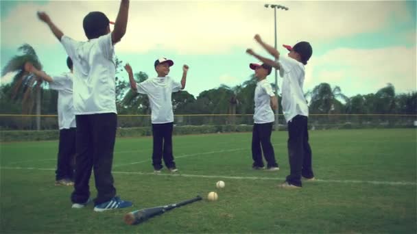 Daytime Slow Motion Group Kids Circle Swinging Arms Baseball Practice — Stock Video