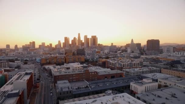 Luftaufnahme von los angeles bei Sonnenuntergang — Stockvideo