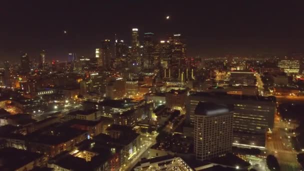 Vue aérienne nocturne de la ville de Los Angeles, CA — Video