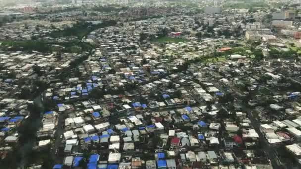 Vue de San Juan, Porto Rico depuis un avion après l'ouragan Maria — Video