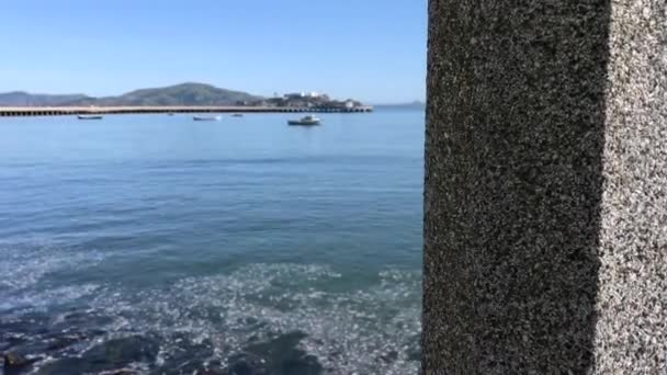 Дневная Съемка Воды Лодок Заднем Плане Сан Франциско Калифорния — стоковое видео