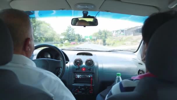 Shot Elderly Couple Driving — Stock Video