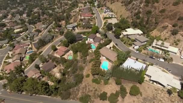 Hermosa vista aérea de las montañas en Glendale, California — Vídeo de stock