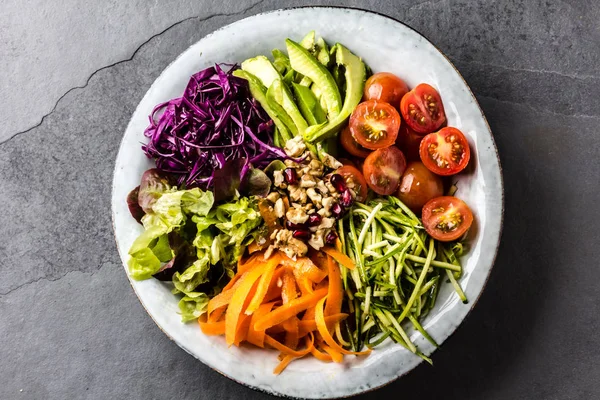 Cuenco Buddha Ensalada Frutos Secos Verduras Sobre Fondo Pizarra — Foto de Stock