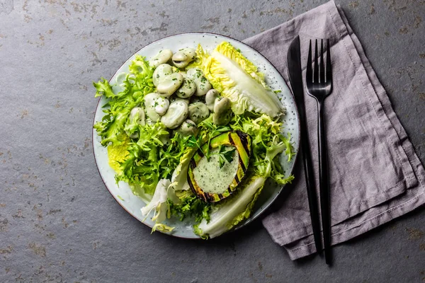 Salada Alface Vegetariana Com Abacate Grelhado Molho Ervas — Fotografia de Stock