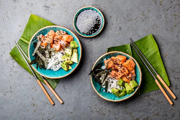 Tazón Sushi Salmón Carne Salmón Con Salsa Soja Vista Superior — Foto de Stock