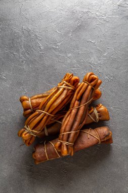 Pasifik Şili Avustralya 'nın yenilebilir beton gri arka planında kurutulmuş deniz yosunu Cochayuyo