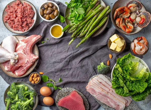 Proteínas vegetarianas y animales, carbohidratos y grasas. Dieta baja en carbohidratos y cetogénica. Fondo de alimentos saludables con espacio para copiar — Foto de Stock