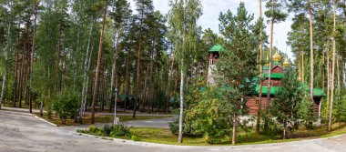 Ganina Yama Ganyas Çukuru - Rusya 'nın Yekaterinburg yakınlarındaki son Rus Çarı' nın mezarındaki ahşap Ortodoks kiliseleri kompleksi