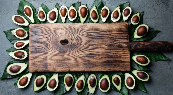 Avocado Avocado Boom Bladeren Frame Rond Lege Plaat Kopieer Ruimte — Stockfoto