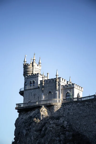 Castelo bem conhecido Engole Ninho perto de Yalta na Crimeia — Fotografia de Stock